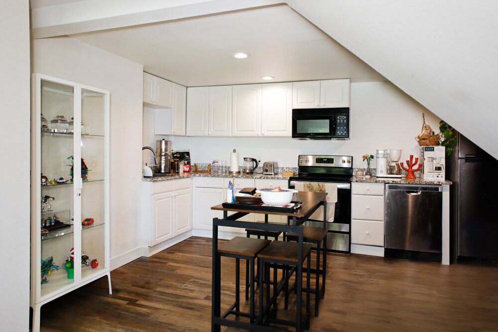 Foto principal - 2219 11th Ave W