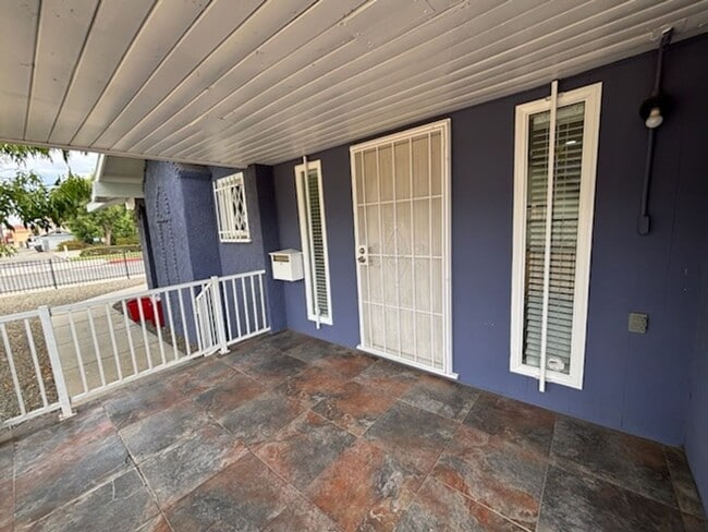 4048 Tenth St - 4048 Tenth St Apartment