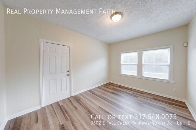 Foto del edificio - 3602 E Fall Creek Pkwy N Dr