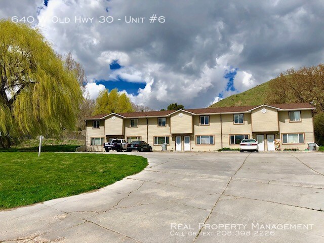 Primary Photo - Nice townhome in Inkom Idaho