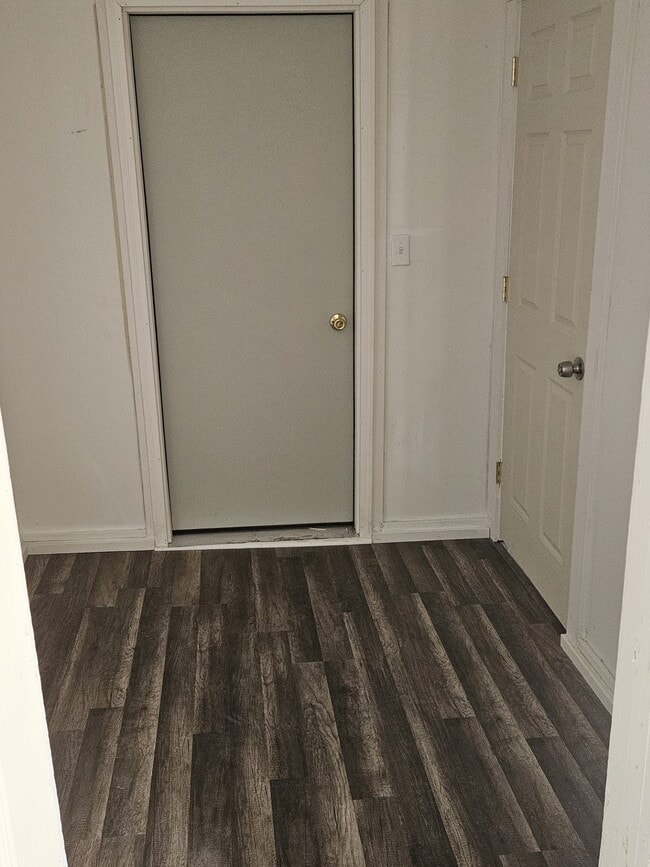 Building Photo - 1037 2nd St