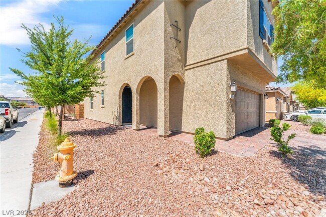 Building Photo - 5371 Boschetto St