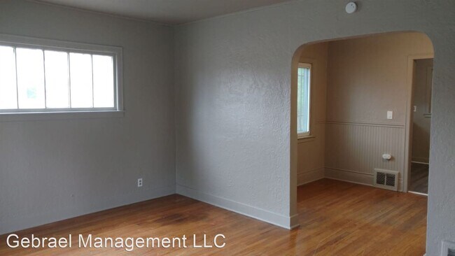 Building Photo - 1124 N Ballenger Hwy