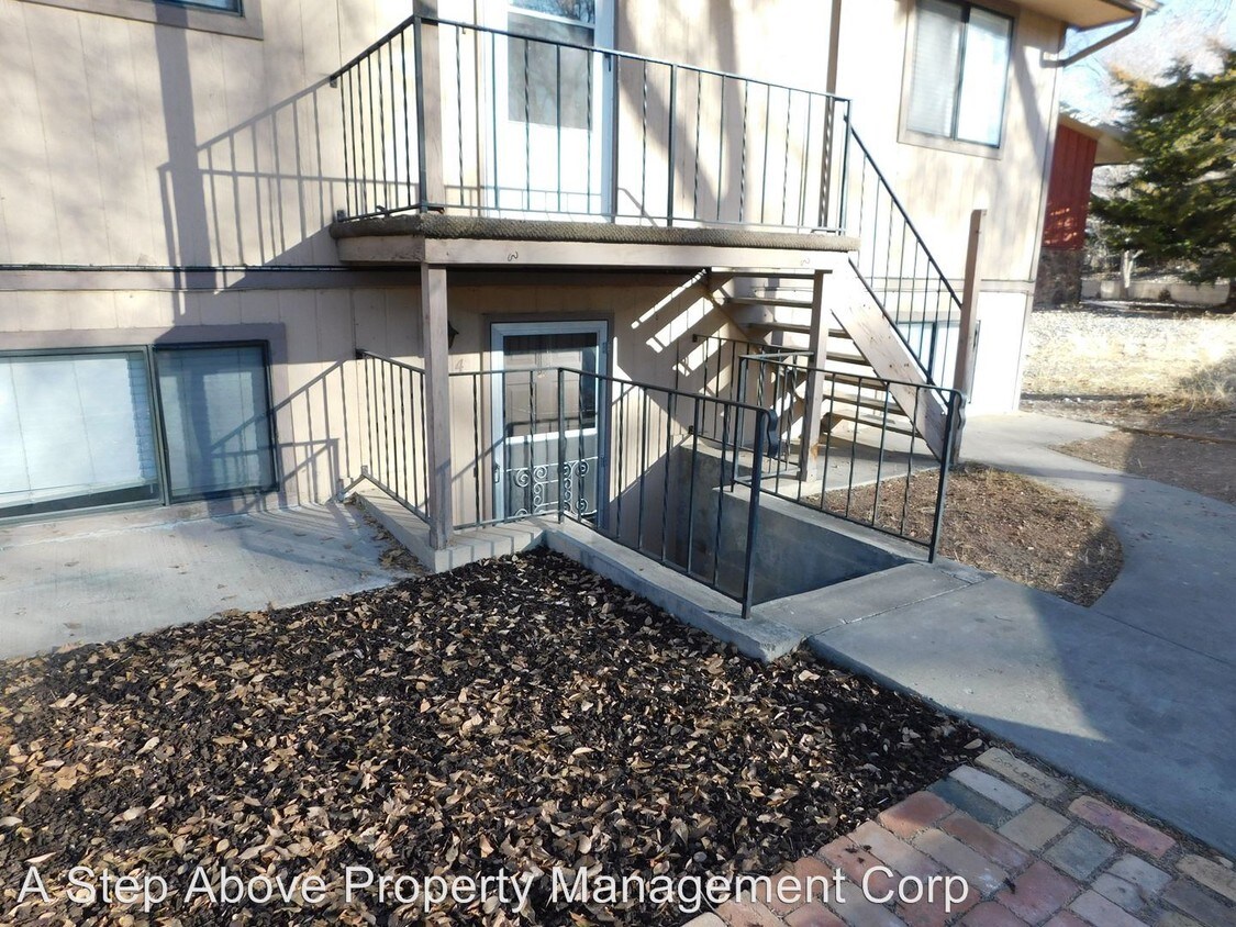 Primary Photo - 110 Park Dr
