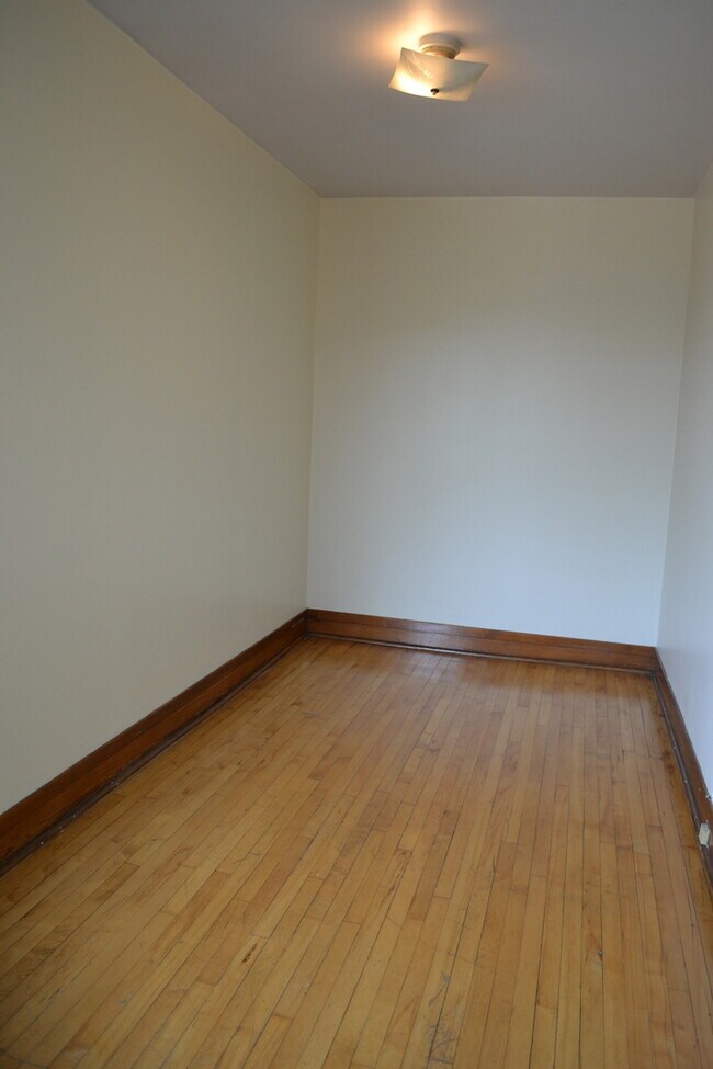 Foto del edificio - 3356 S Emerald Ave