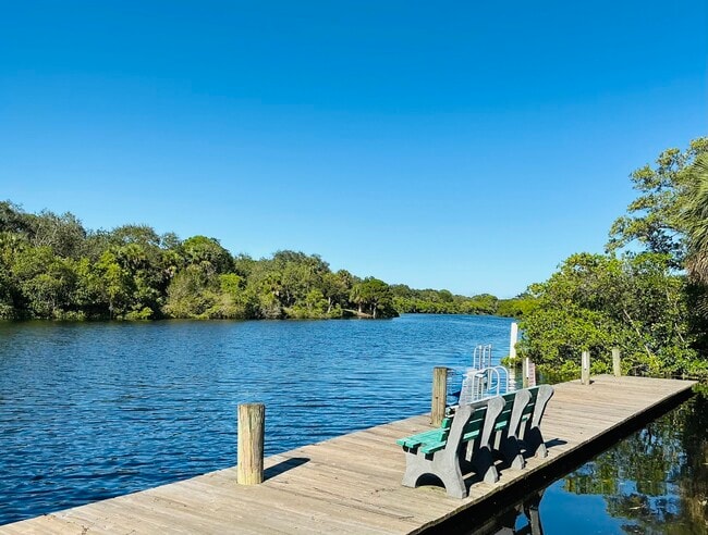 Foto del edificio - 6262 Riverwalk Ln