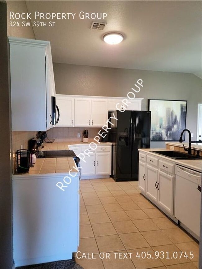 Building Photo - 4 Bedroom Home in Moore
