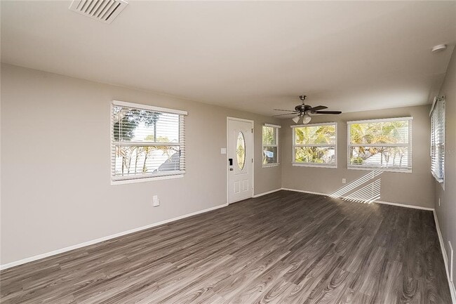 Building Photo - 10246 108th Ave N