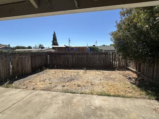 Building Photo - 1456 Cameo Ct