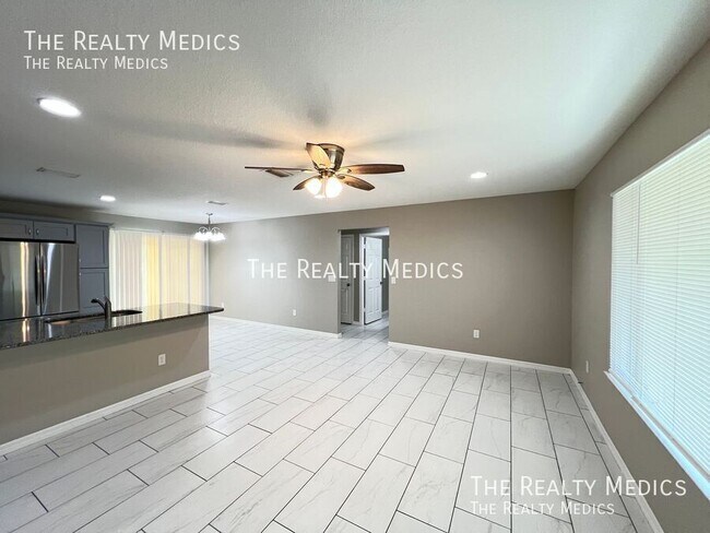 Building Photo - 461 Malauka Loop