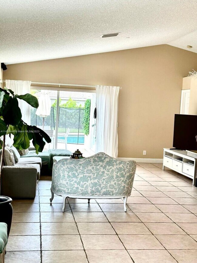 Foto del edificio - 4267 Magnolia Ridge Dr