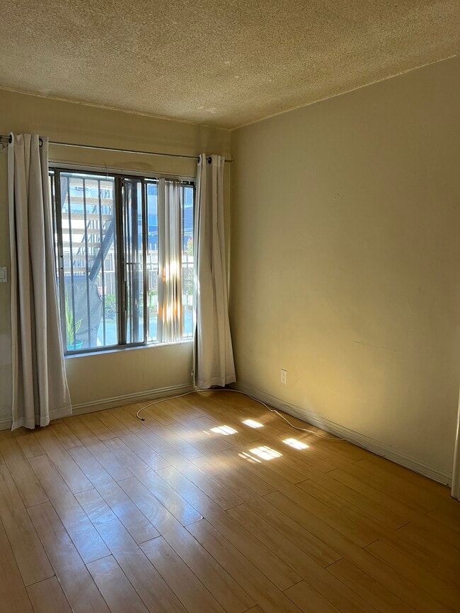 from back - 926 S Lake St