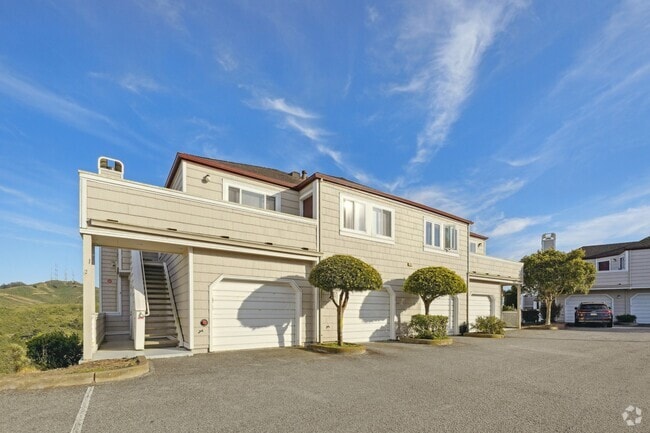 Building Photo - 671 Pointe Pacific