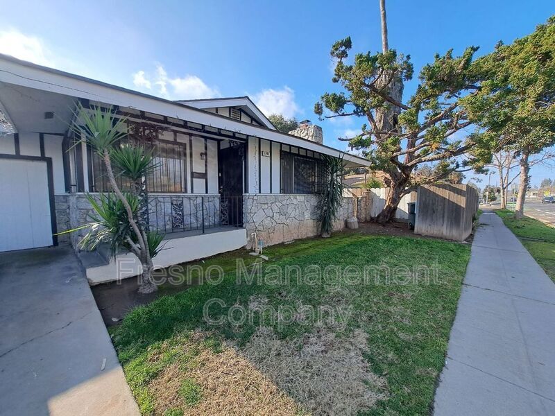 Primary Photo - 1295 E Barstow Ave