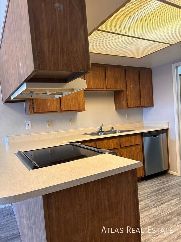 Photo - 3060 E Cicero Street-202