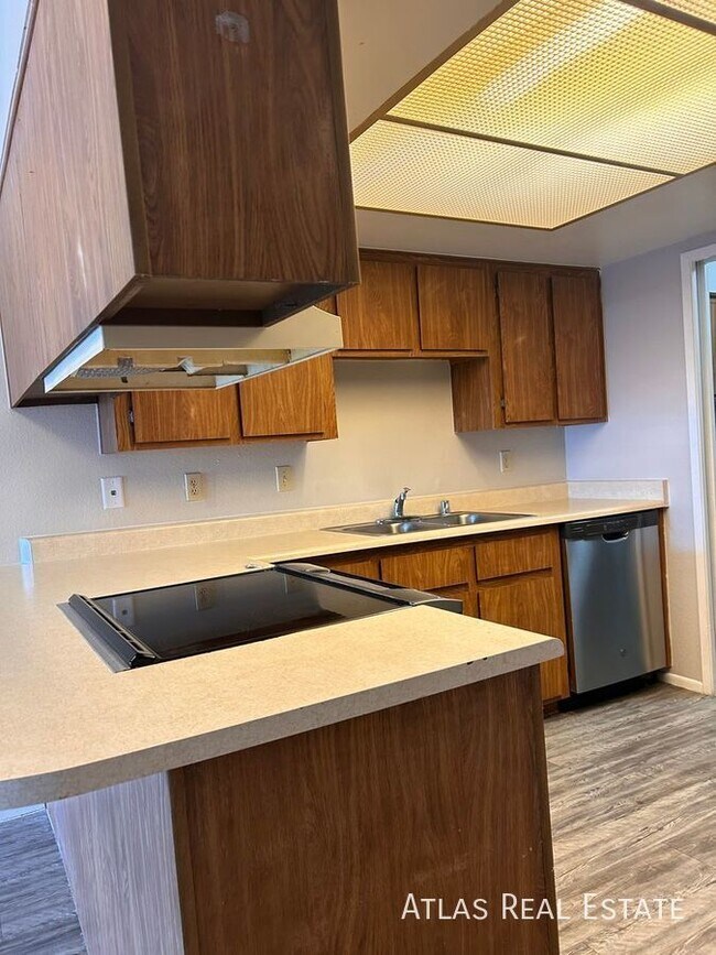 Building Photo - 3060 E Cicero St