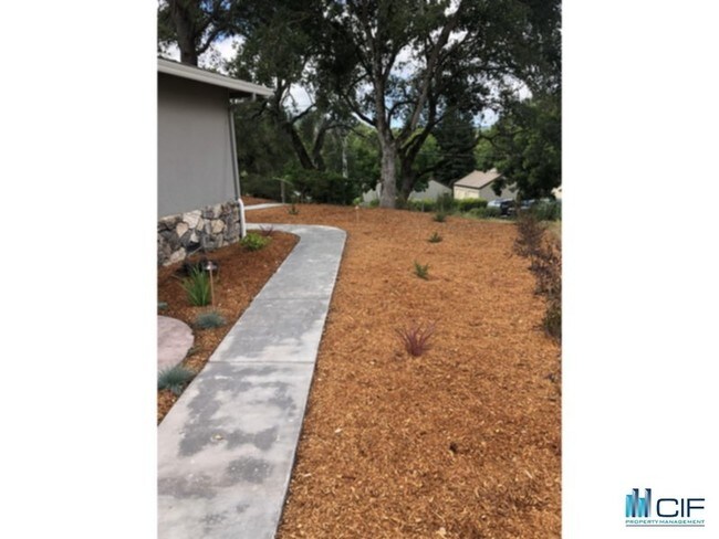 Foto del edificio - 192 Bean Creek Rd