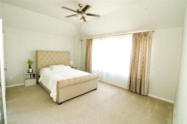 Foto del edificio - 712 Burr Oak