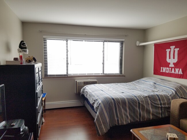 Foto del edificio - 607 W Wrightwood Ave