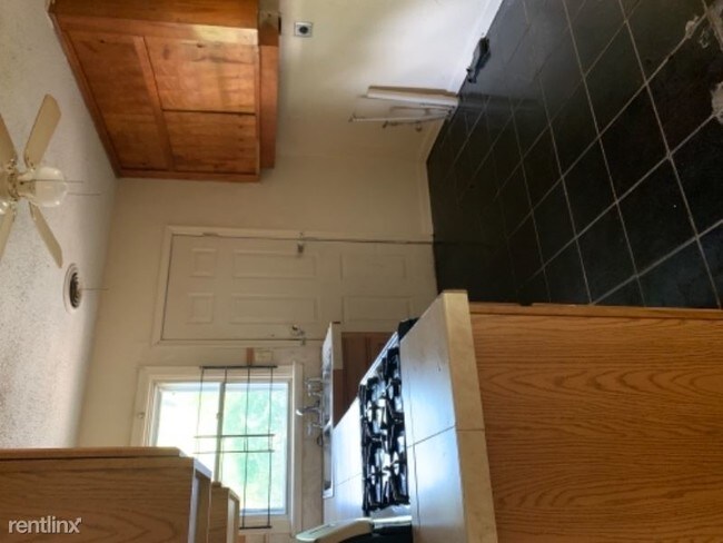 Building Photo - 2 br, 1 bath House - 5201 W 31st St