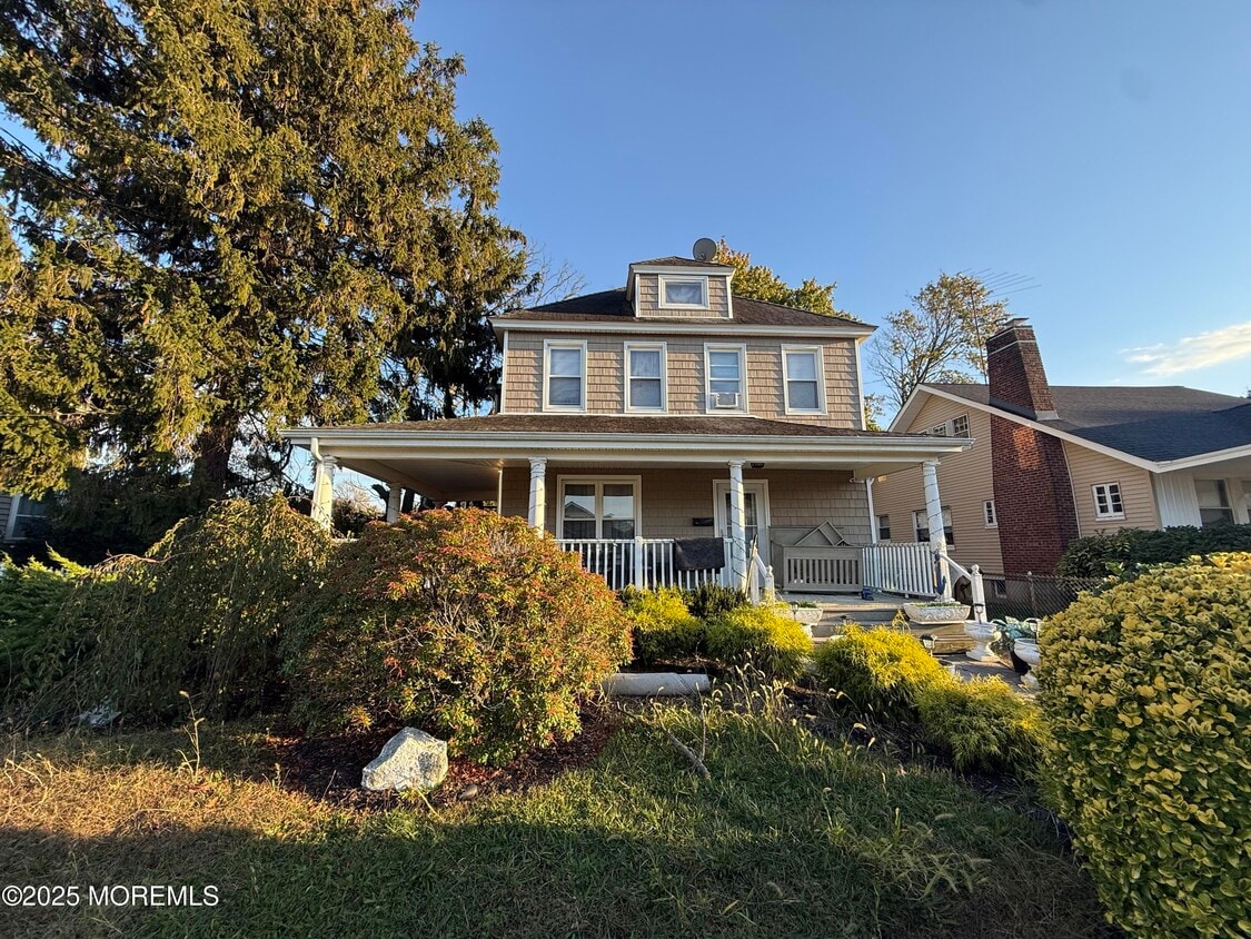 Primary Photo - 604 Irving Pl