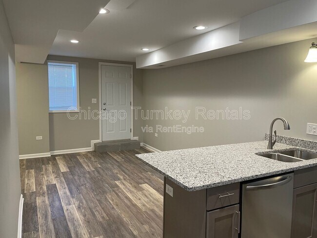 Foto del edificio - 2951 W 25th St