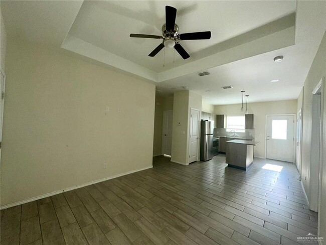 Building Photo - 16 Hiawatha Dr