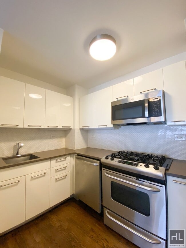 Building Photo - EAST 63 STREET