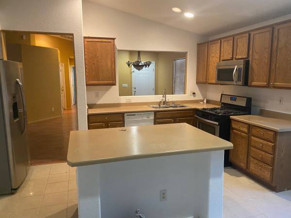 Building Photo - 513 W Dolphin Peak Ct