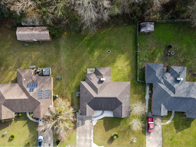 Building Photo - AVAILABLE APRIL [VIDEO TOUR AVAIL]