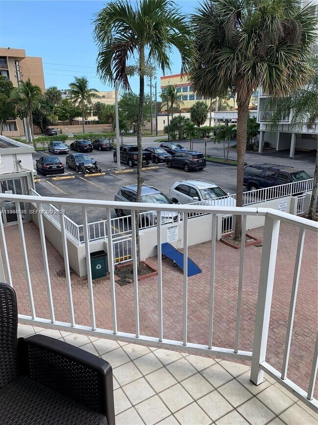 Foto del edificio - 16740 NE 9th Ave