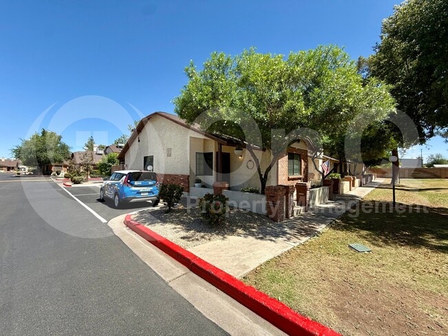 Building Photo - 170 E Guadalupe Rd