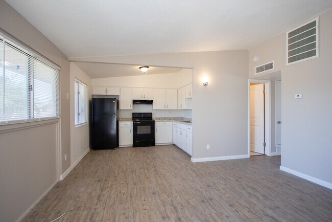 Building Photo - 2123 W DEVONSHIRE AVE UNIT 15, PHOENIX AZ