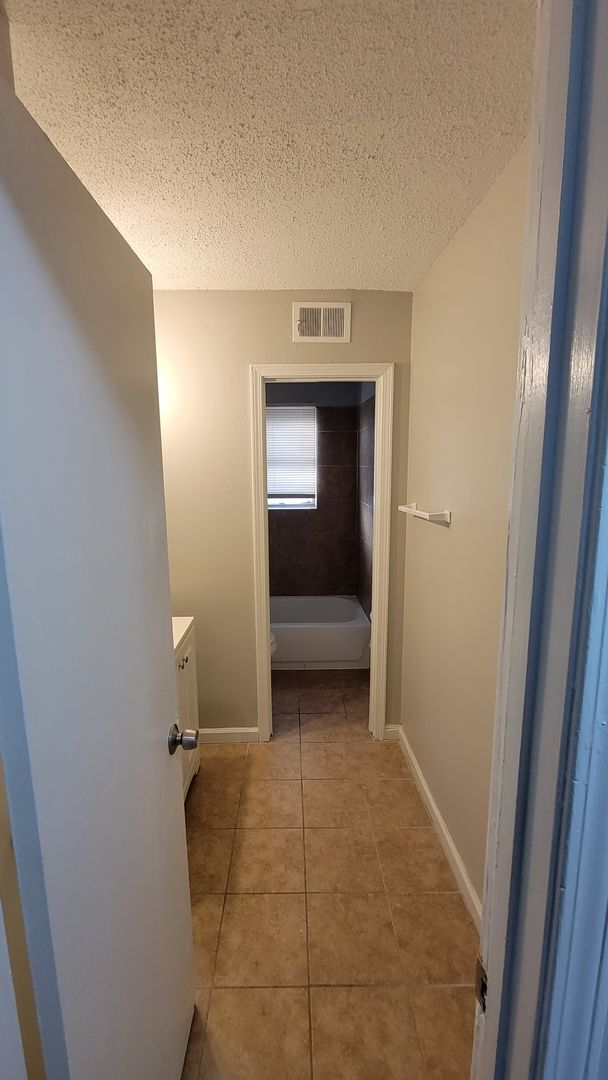 Building Photo - 5203 Black Diamond Cove