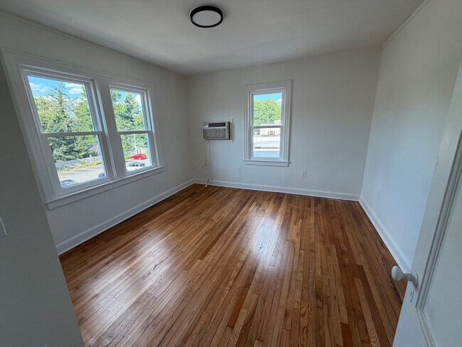 Foto del edificio - 223 Bellevue Ave