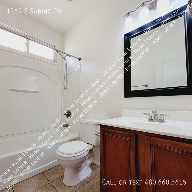 Building Photo - Coming Soon! Beautiful 3 bedroom Townhome ...