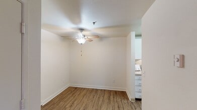 Interior Photo - Crown Pointe