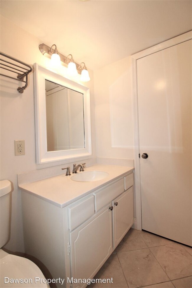 Building Photo - 2 br, 2 bath House - 2233 Rexford Road #A