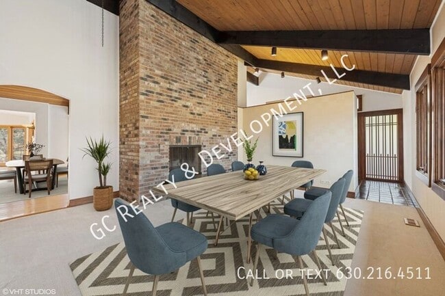 Foto del edificio - 118 Carriage Rd