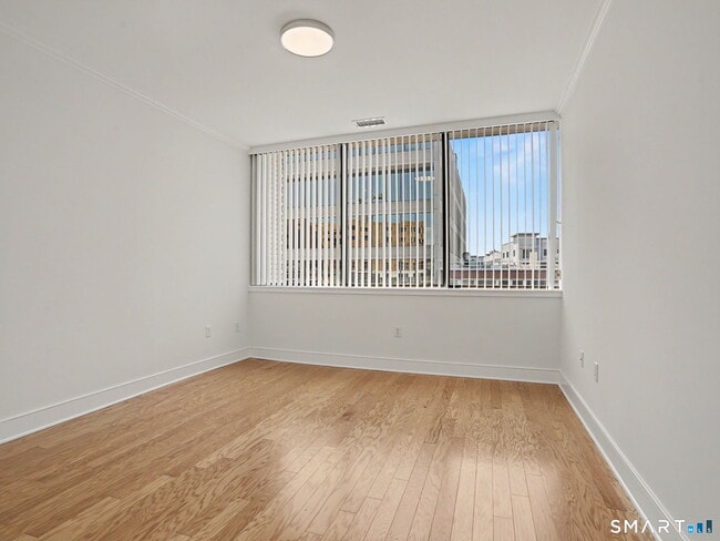 Building Photo - 485 Summer St