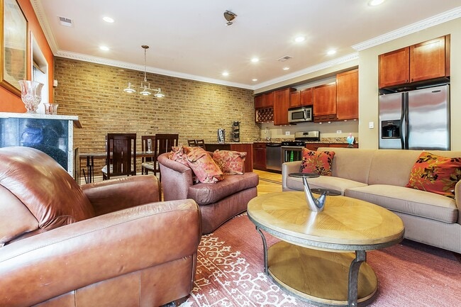 Living Room - 500 E 49th St