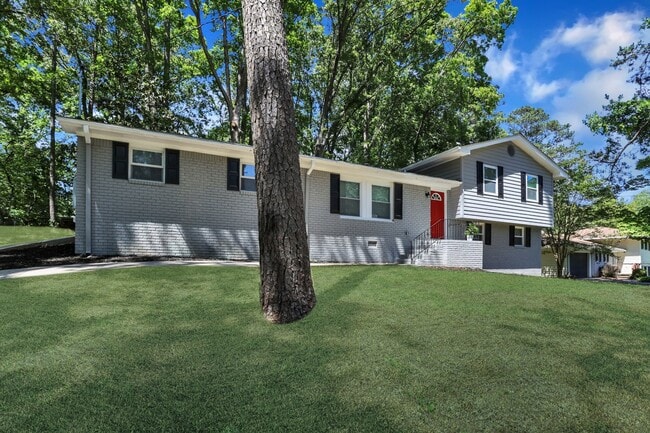 Foto del edificio - 468 White Oak Dr Sw