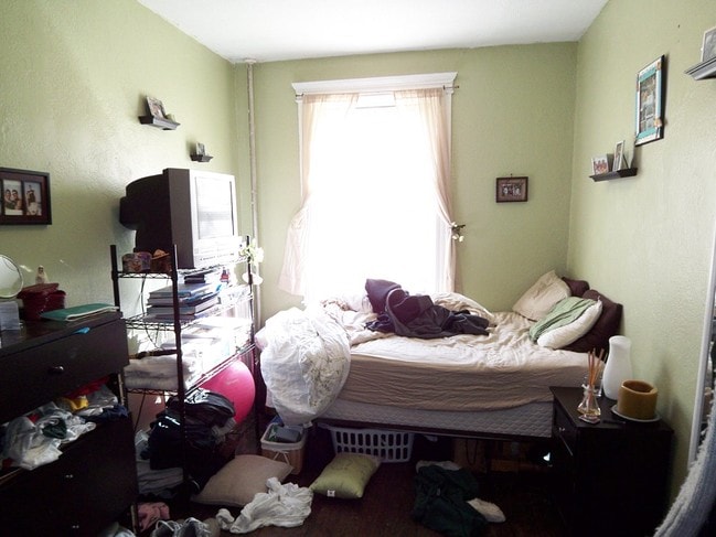 Building Photo - 109 Peterborough St