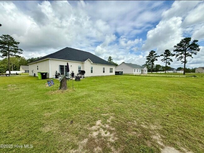Foto del edificio - 174 Finch Ln