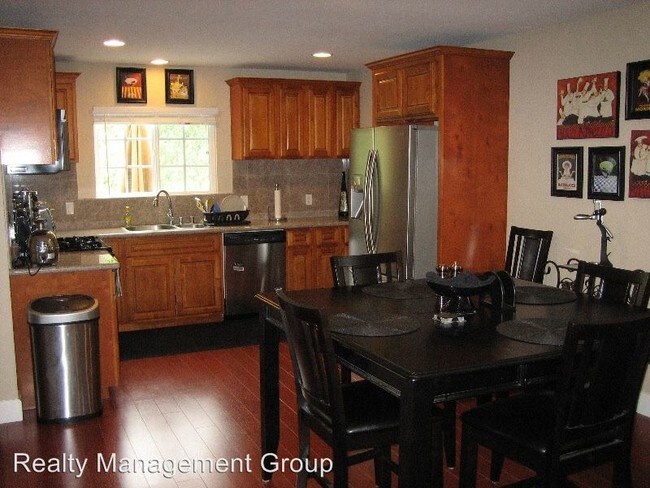 Building Photo - 4 br, 2 bath House - 2363 Hanford Dr.