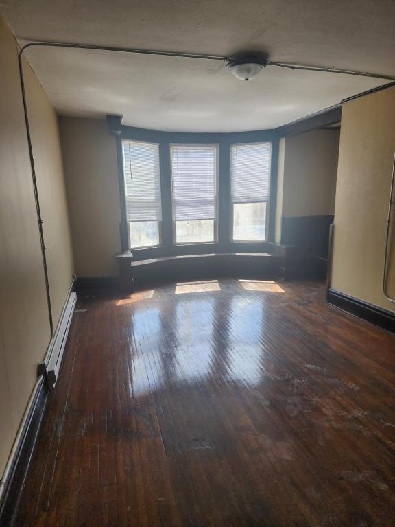 Primary Photo - 222 W Stephenson