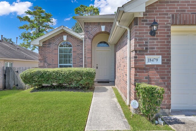 Building Photo - 18479 Sunrise Pines Dr