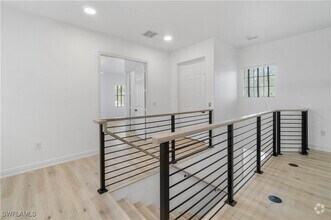 Building Photo - 7855 Hawthorne Terrace