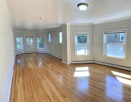 Building Photo - 4022 N Avers Ave