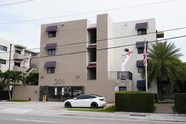 Foto del edificio - 201 NW 72nd Ave